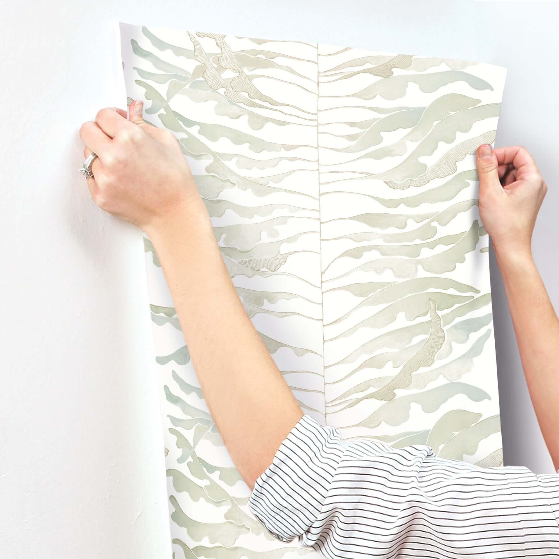 leaf-column-wallpaper-green-york-wallcoverings-fm1045 - York Wallcoverings Wallpaper