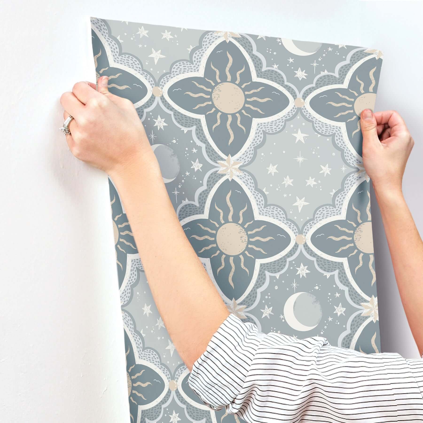 sol-mane-blue-wallpaper-york-wallcoverings-mb29034 - York Wallpaper Wallpaper