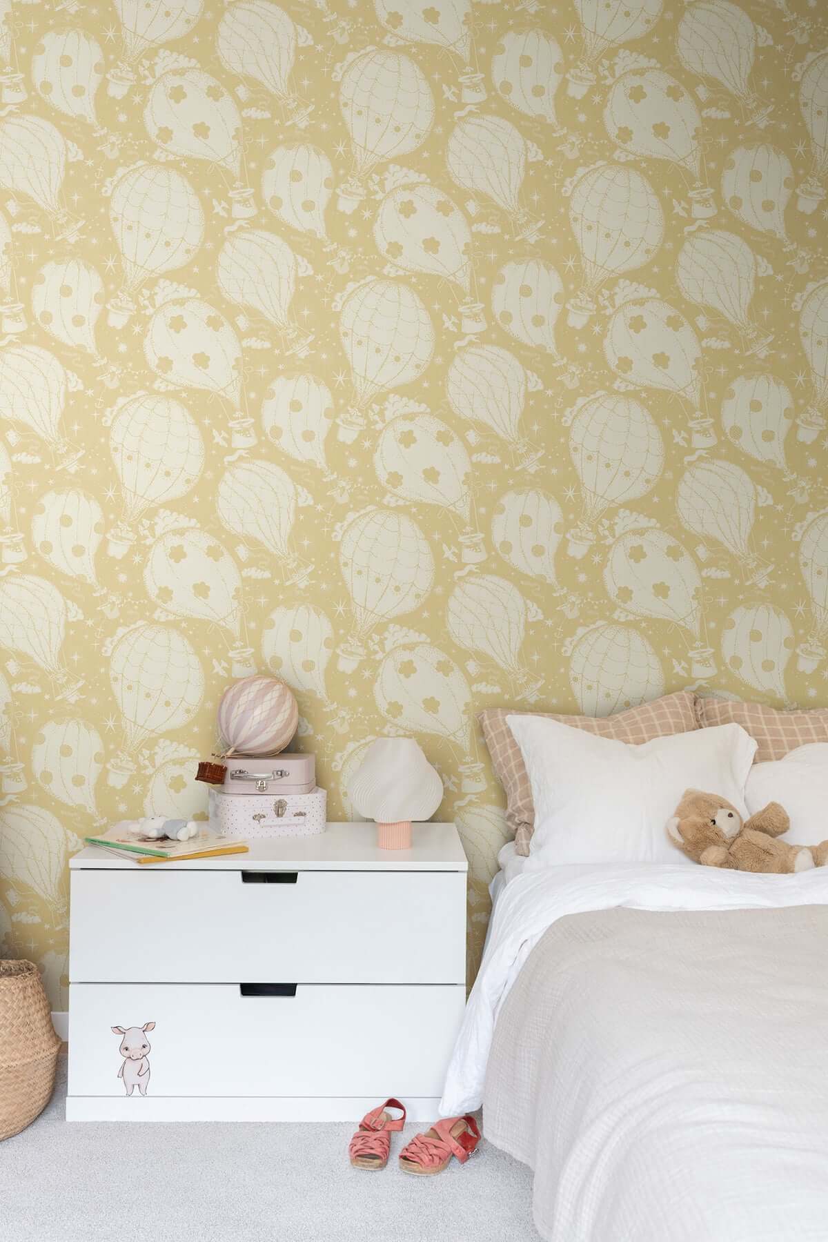 ballongerna-yellow-wallpaper-york-wallcoverings-mb29002 - York Wallcoverings Wallpaper