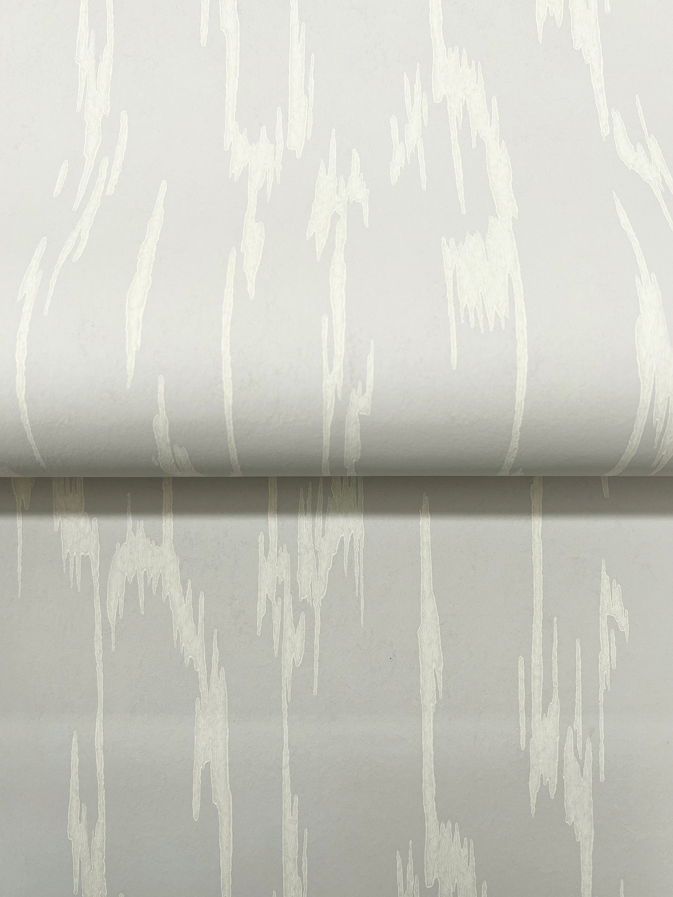 flowing-wallpaper-light-grey-york-wallcoverings-df3361