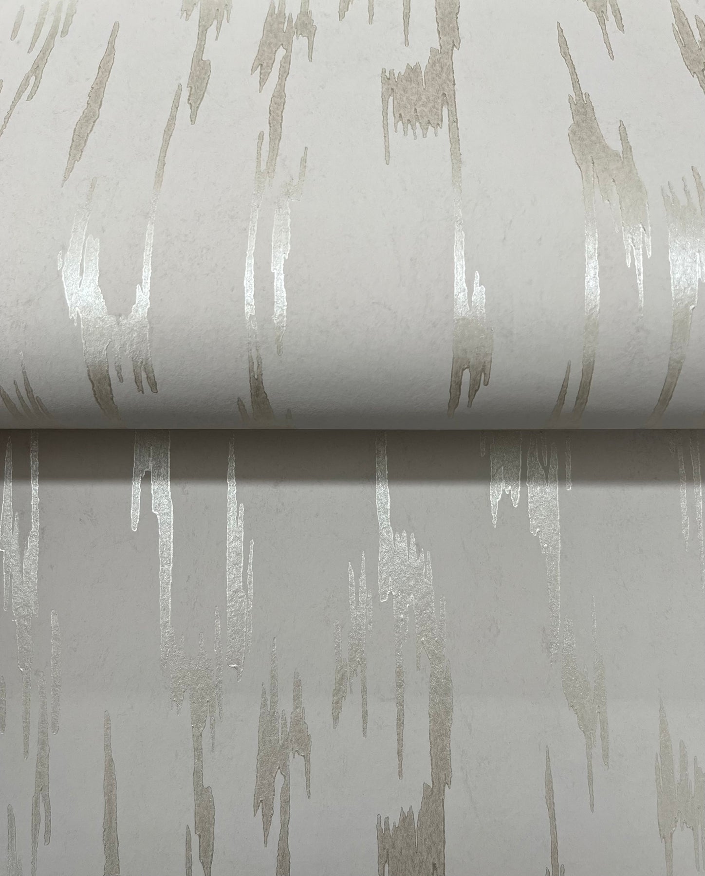 flowing-wallpaper-dark-taupe-york-wallcoverings-df3362