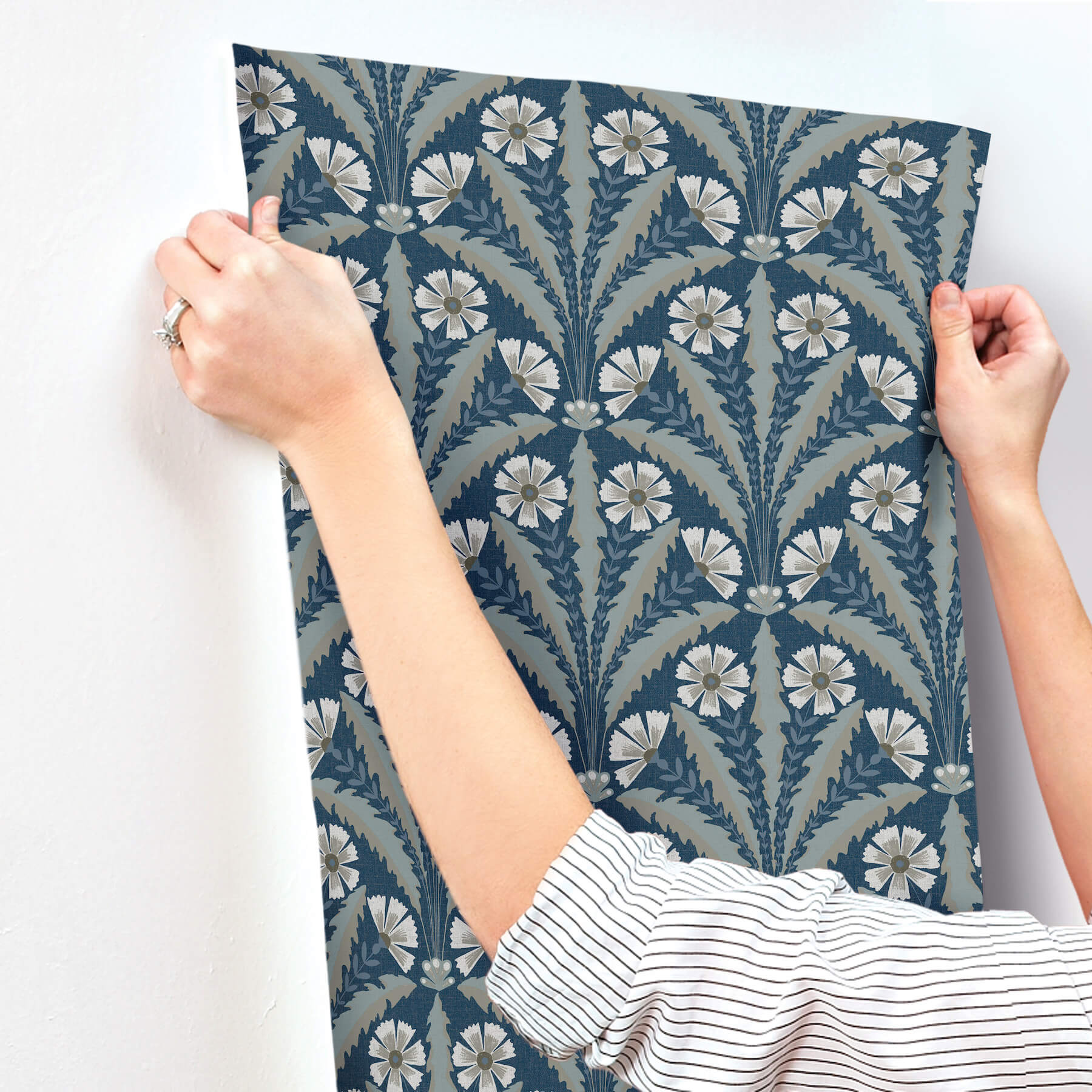tap-root-dark-blue-floral-damask-wallpaper-york-wallcoverings-4169-27600 - York Wallcoverings Wallpaper