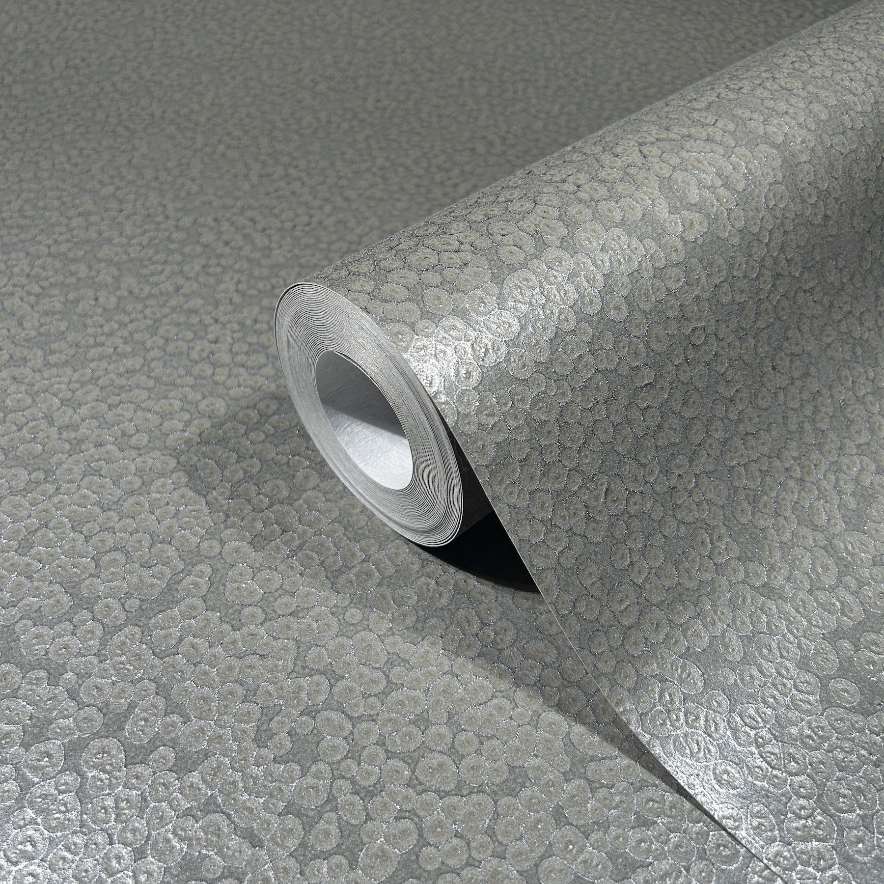 hudson-pewter-hammered-metal-wallpaper-york-wallcoverings-ma34957