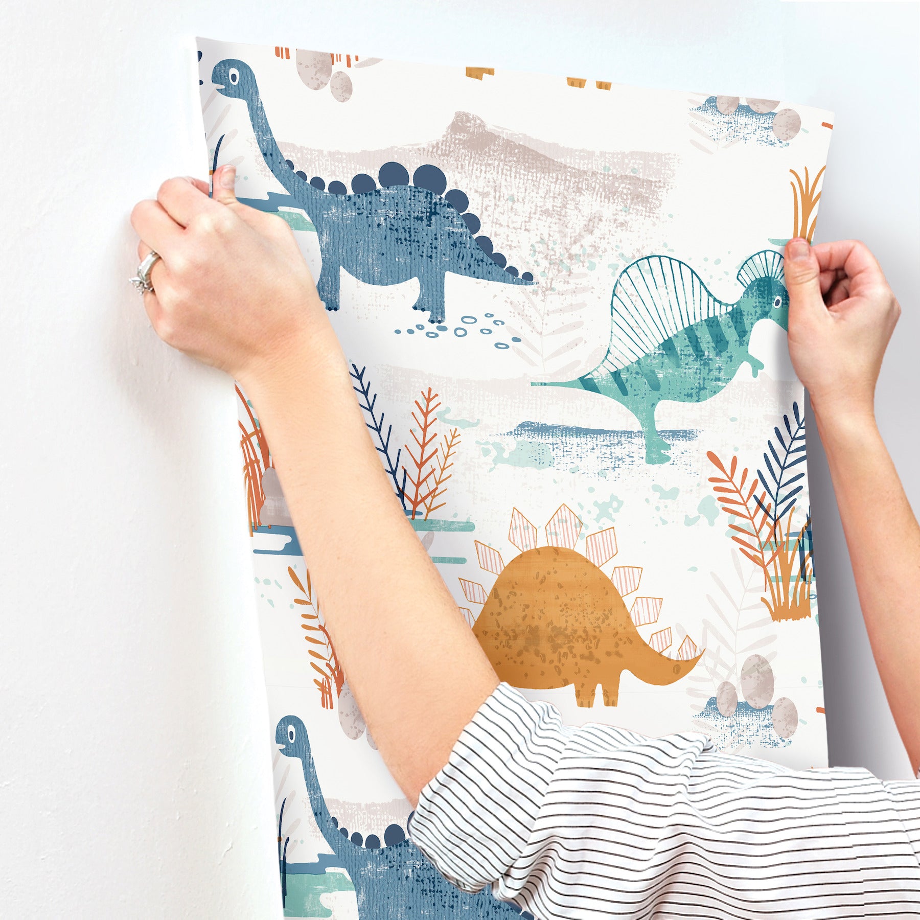 prehistoric-dino-orange-whimsical-wallpaper-york-wallcoverings-4203-27545 - York Wallcoverings Papel pintado