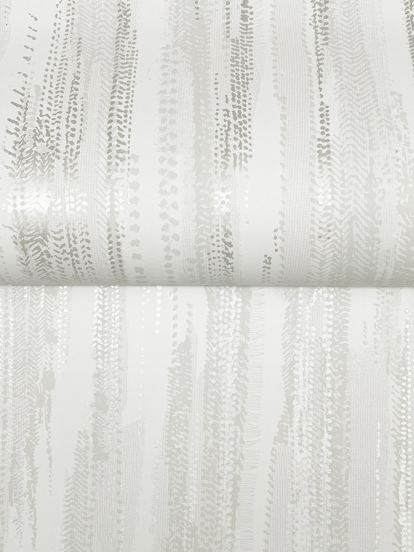 tribeca-white-texture-stripe-wallpaper-york-wallcoverings-vr1522