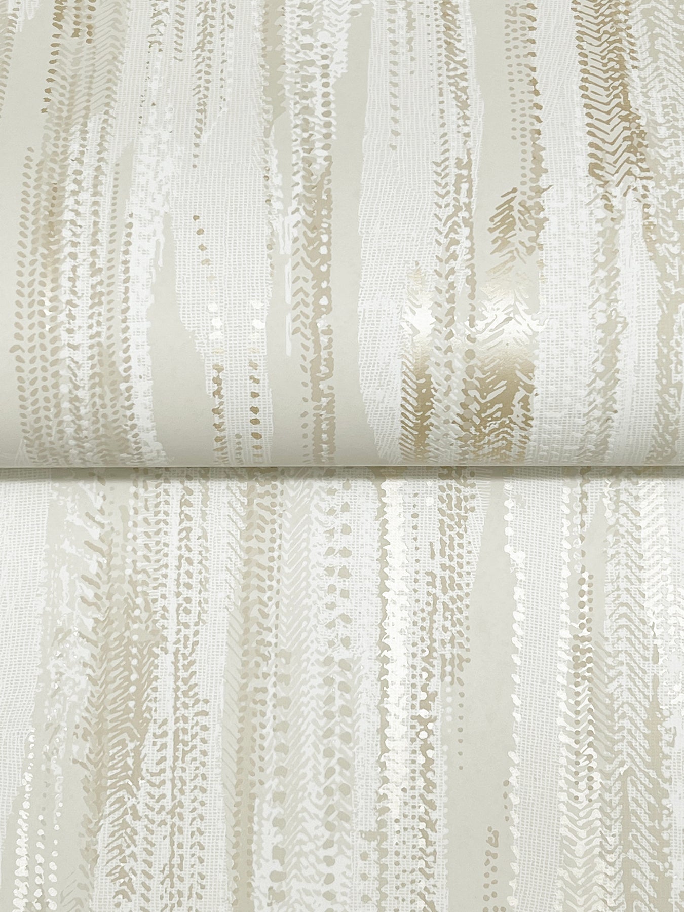 tribeca-gold-texture-stripe-wallpaper-york-wallcoverings-vr1527