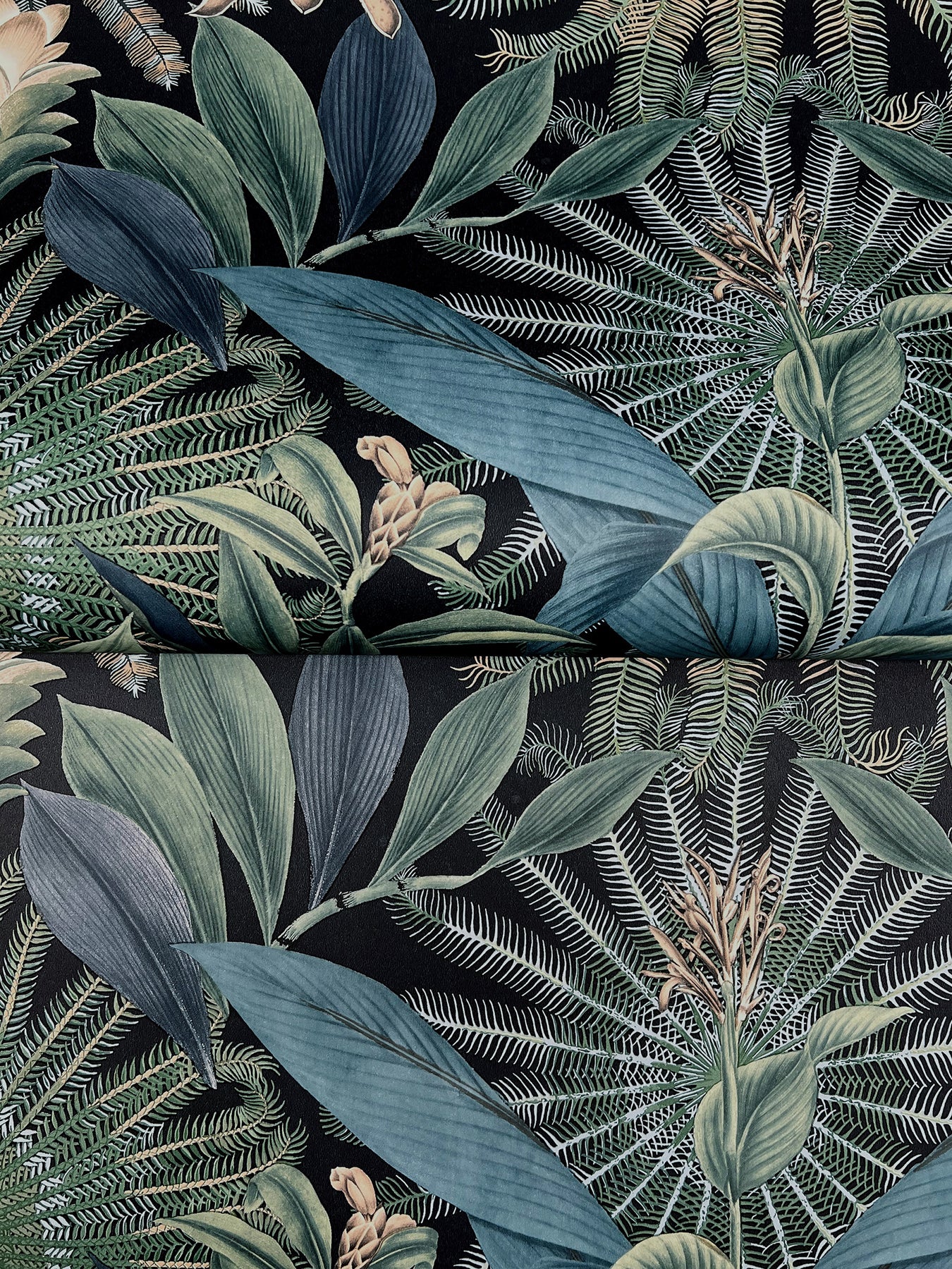 enchanted-garden-navy-tropical-wallpaper-york-wallcoverings-vr1532