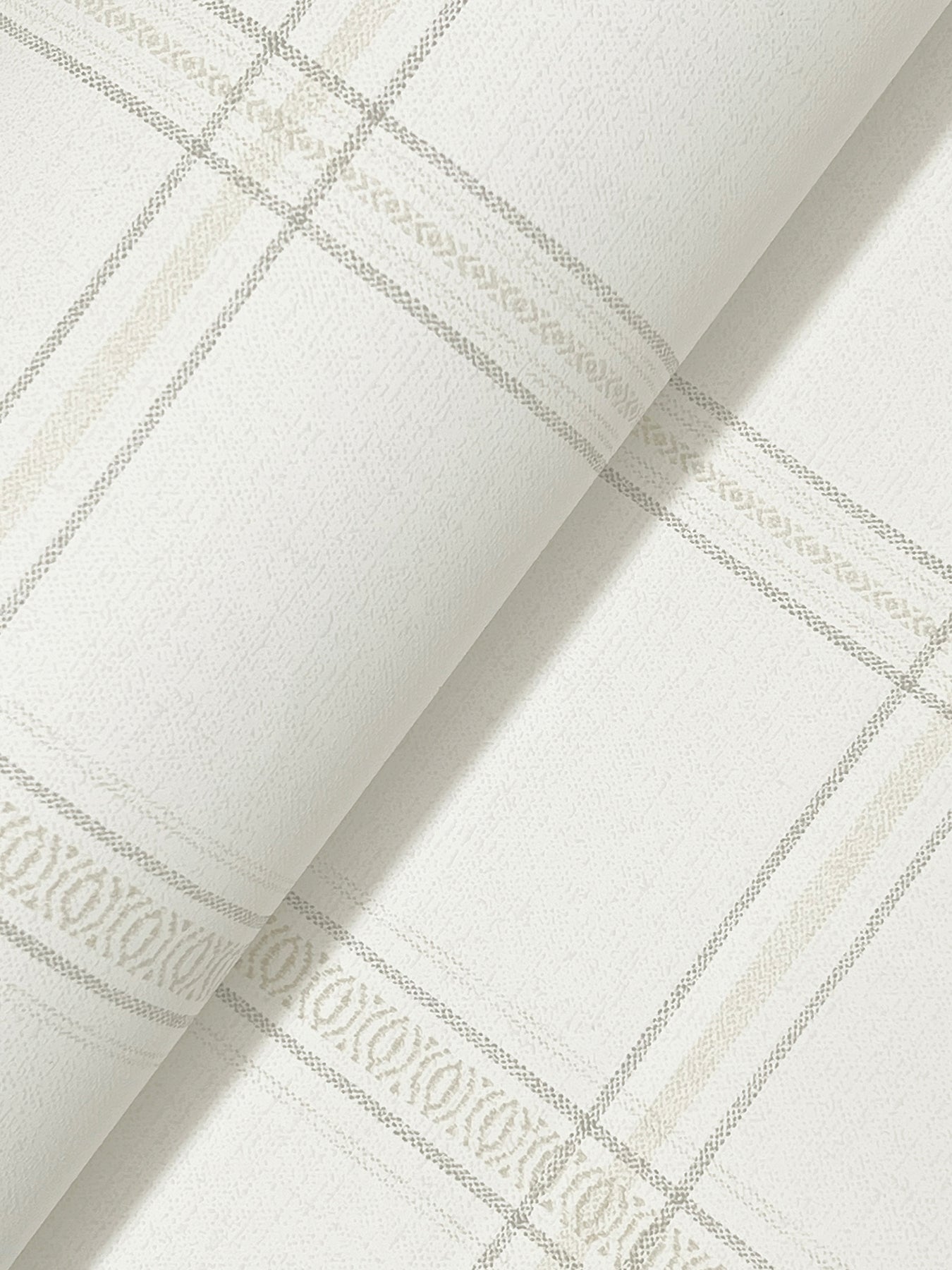 auberge-white-plaid-wallpaper-york-wallcoverings-4192-27606