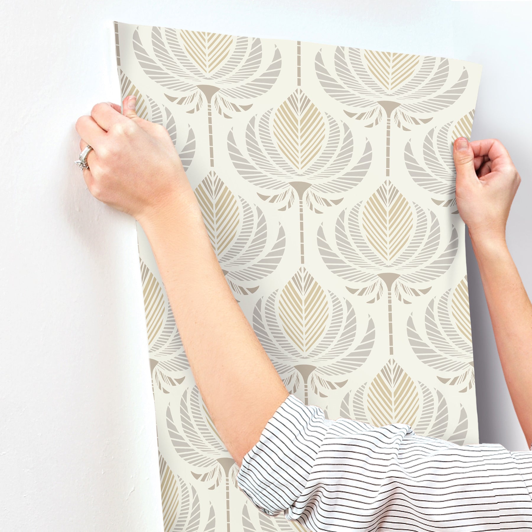 ferrenby-metallic-floral-fan-wallpaper-york-wallcoverings-4198-27832