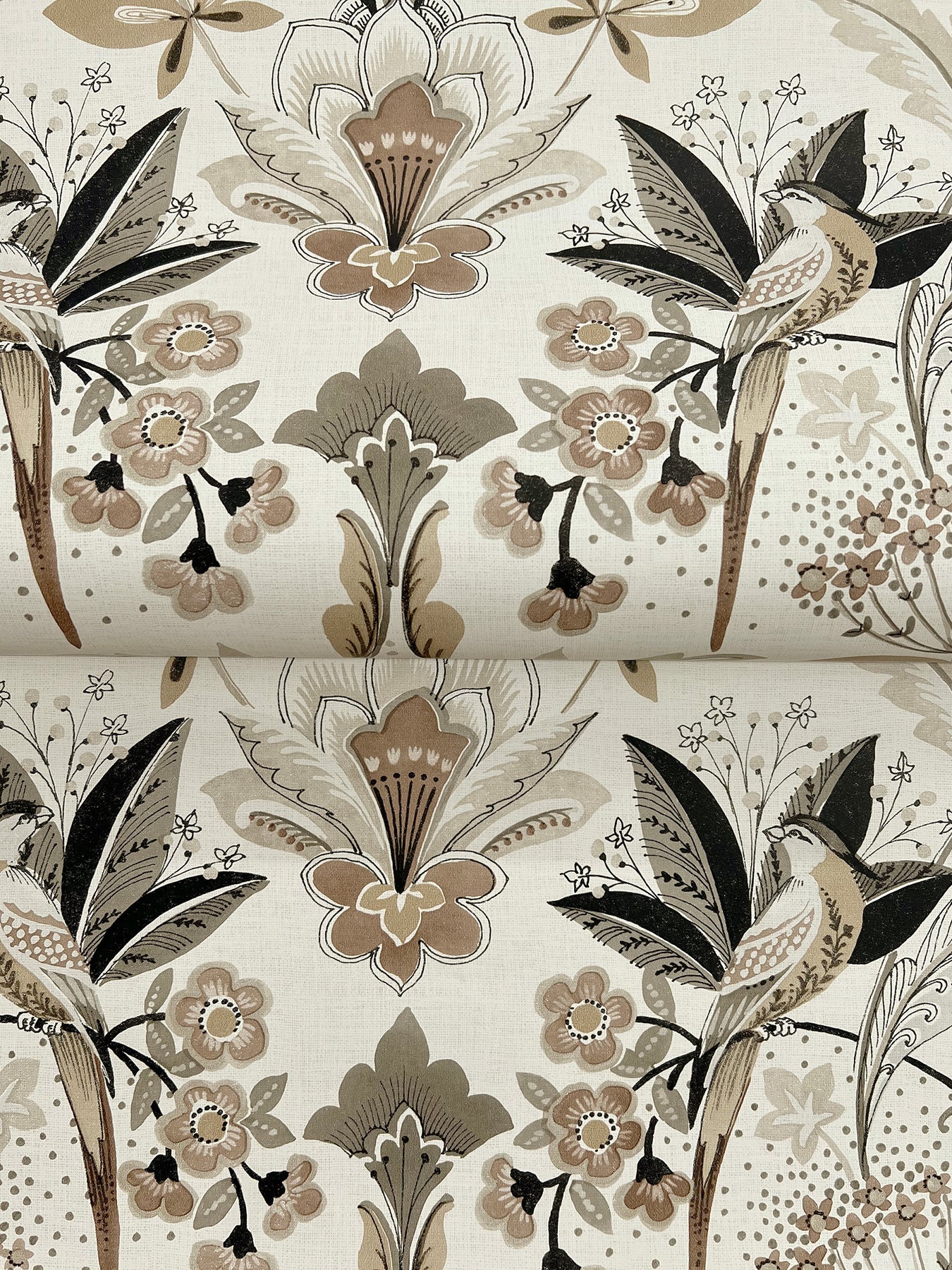 bernadette-black-garden-wilderness-wallpaper-york-wallcoverings-4198-27834