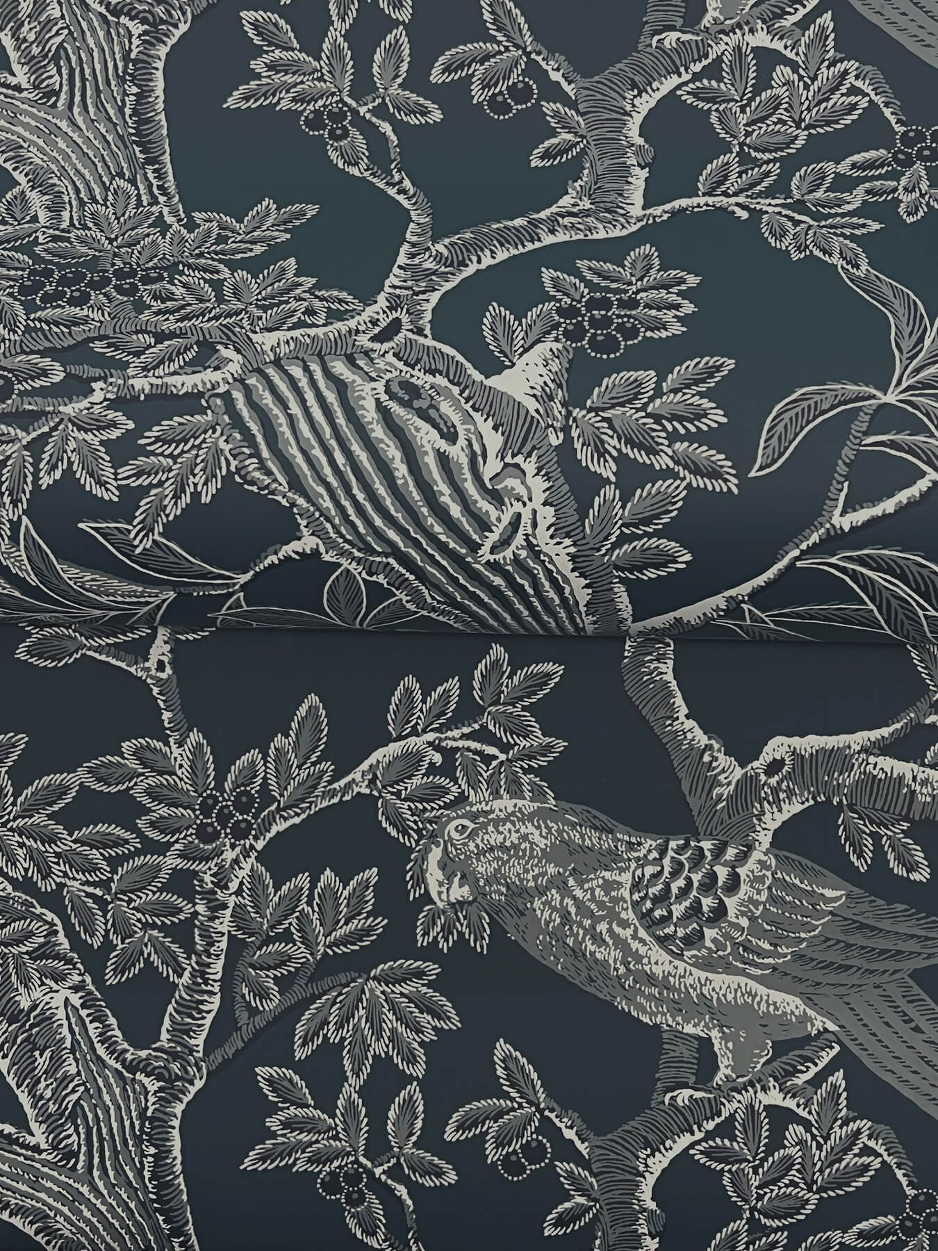 regal-ridge-dark-blue-trailing-tree-wallpaper-york-wallcoverings-4211-83569 - York Wallcoverings Wallpaper