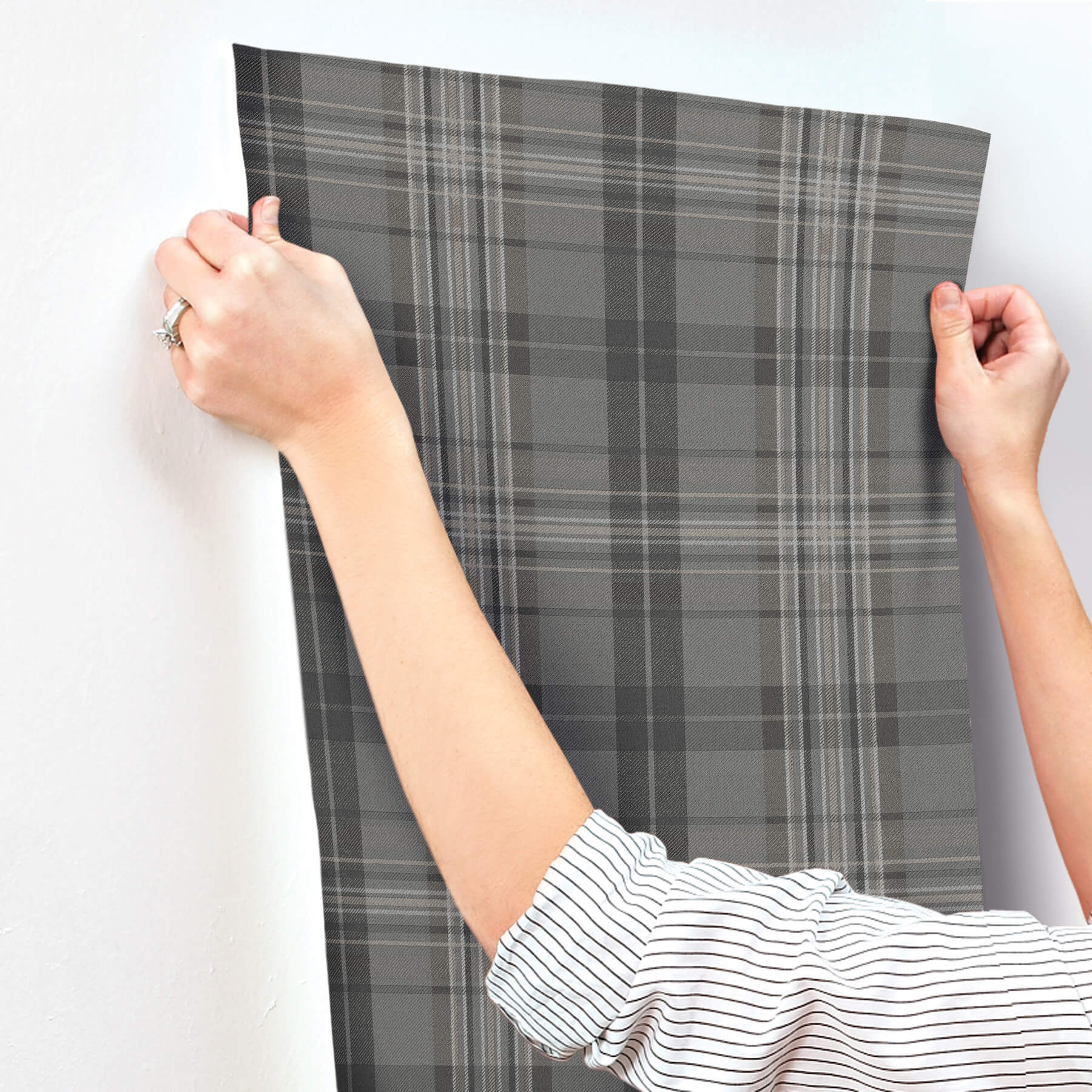 austin-charcoal-plaid-wallpaper-york-wallcoverings-4192-330215 - York Wallcoverings Wallpaper