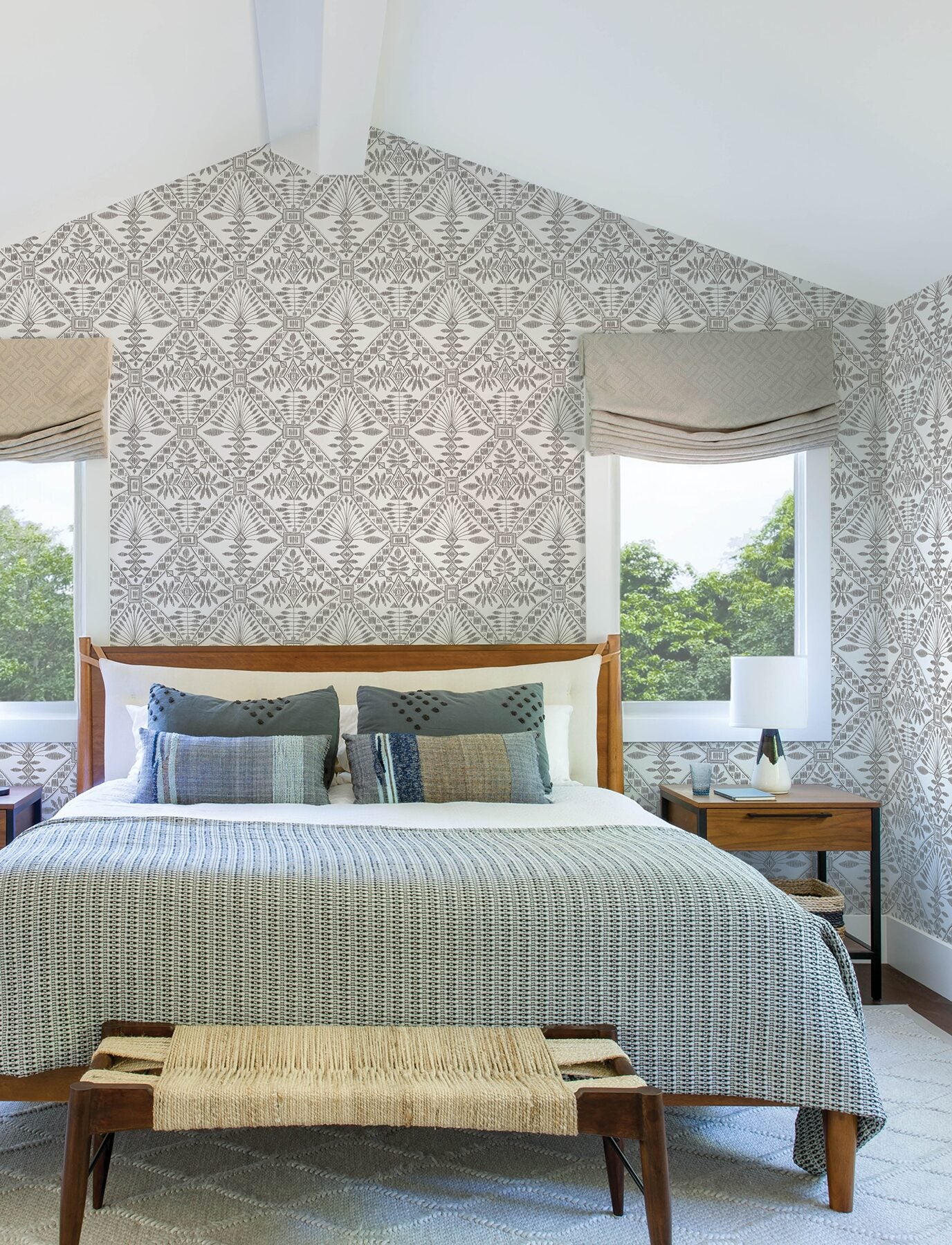 emmarie-black-geometric-wallpaper-york-wallcoverings-4199-27777 - York Wallcoverings Wallpaper