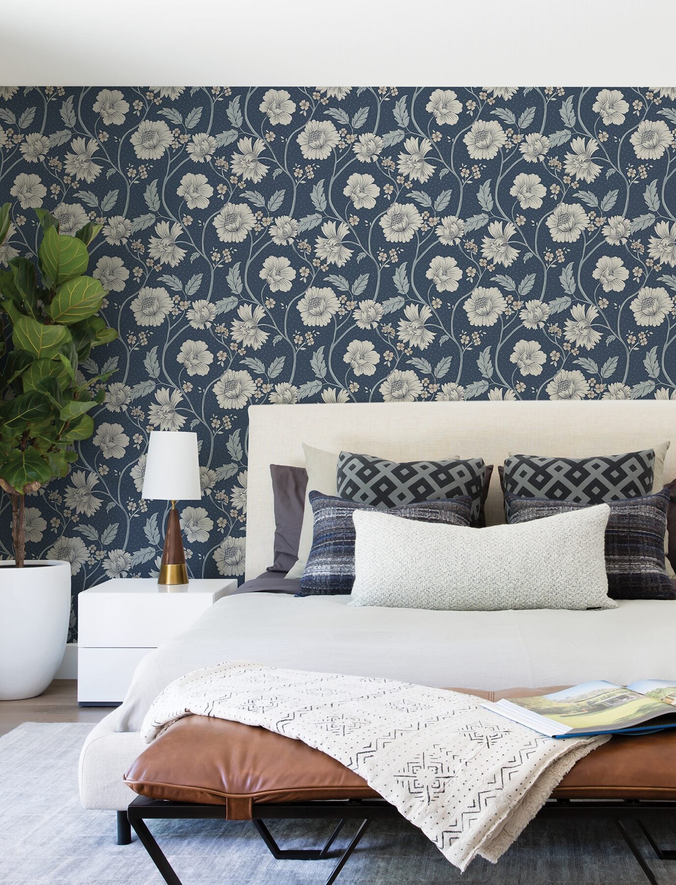 hazel-navy-floral-trail-wallpaper-york-wallcoverings-4199-83710 - York Wallcoverings Wallpaper