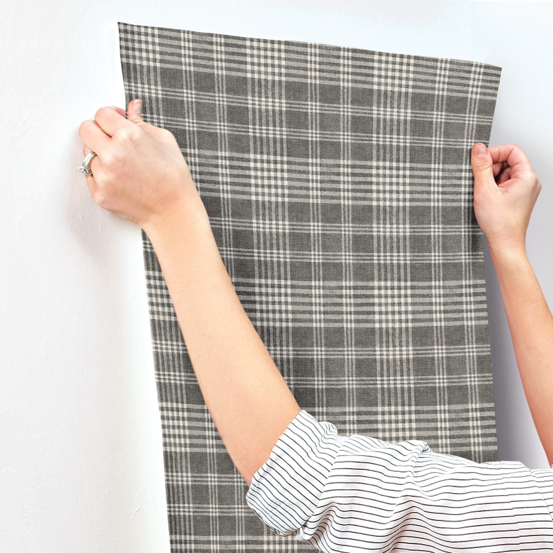 perry-black-plaid-wallpaper-york-wallcoverings-4199-83734 - York Wallcoverings Wallpaper