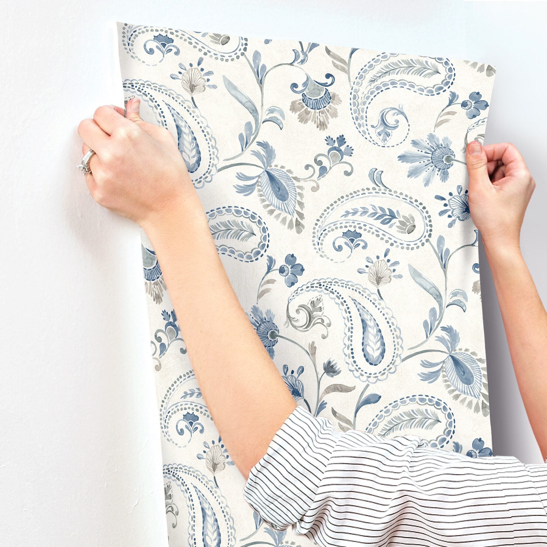 darlene-blue-jacobean-wallpaper-york-wallcoverings-4199-83748 - York Wallcoverings Wallpaper
