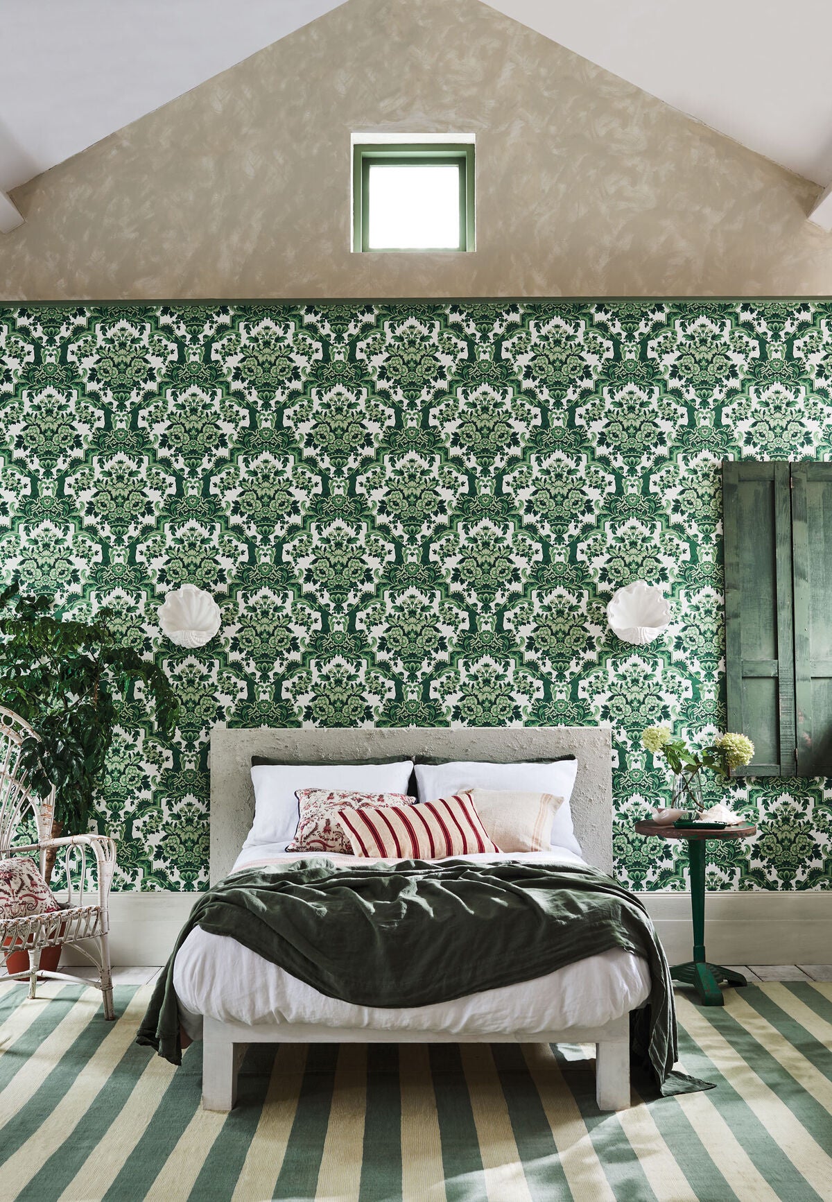 Lola - Forest Greens On White - Cole & Son Wallpaper