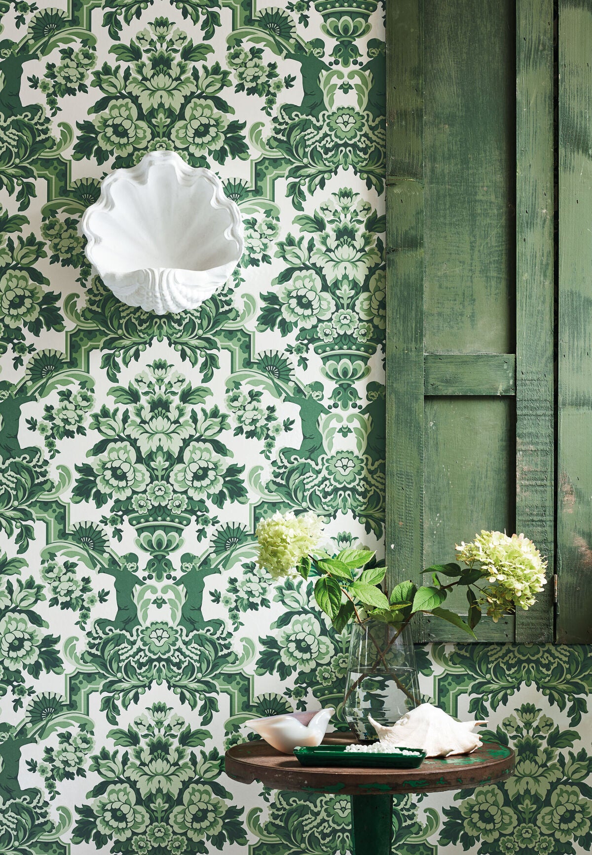 Lola - Forest Greens On White - Cole & Son Wallpaper