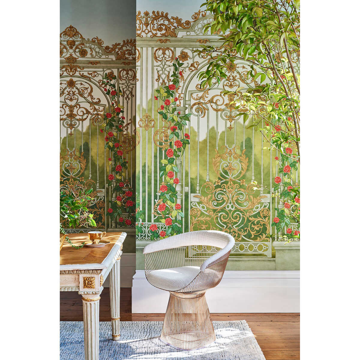 Tijou Gate - Spring Green - COLE & SON Wallpaper