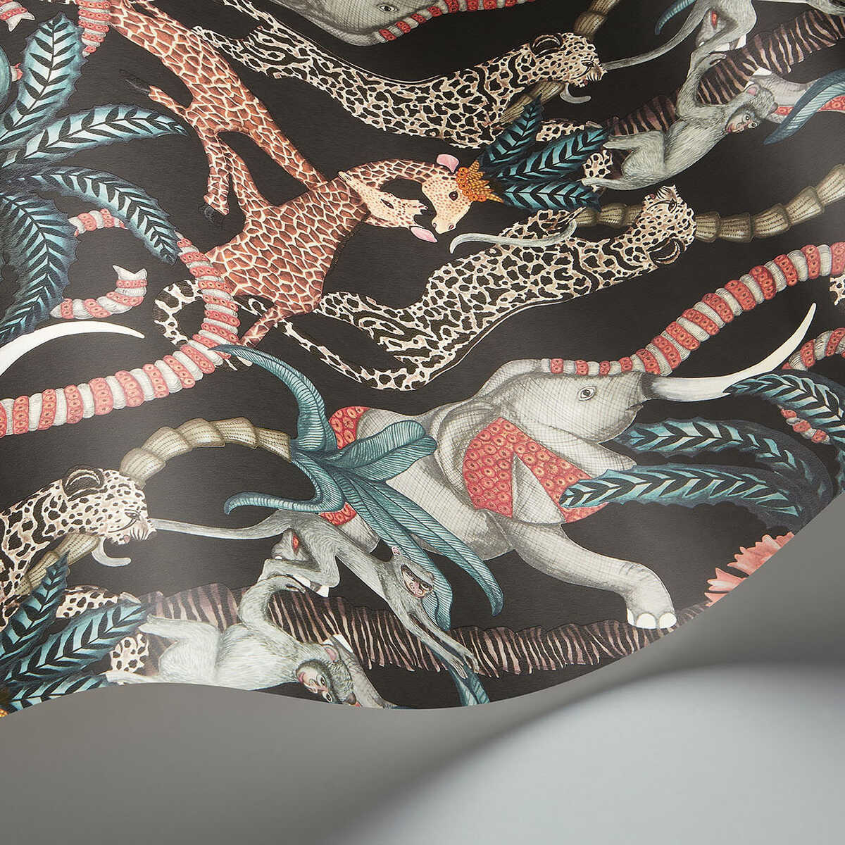 Safari Totem - Rby&Prntrmbl/Chrcl - COLE & SON Wallpaper