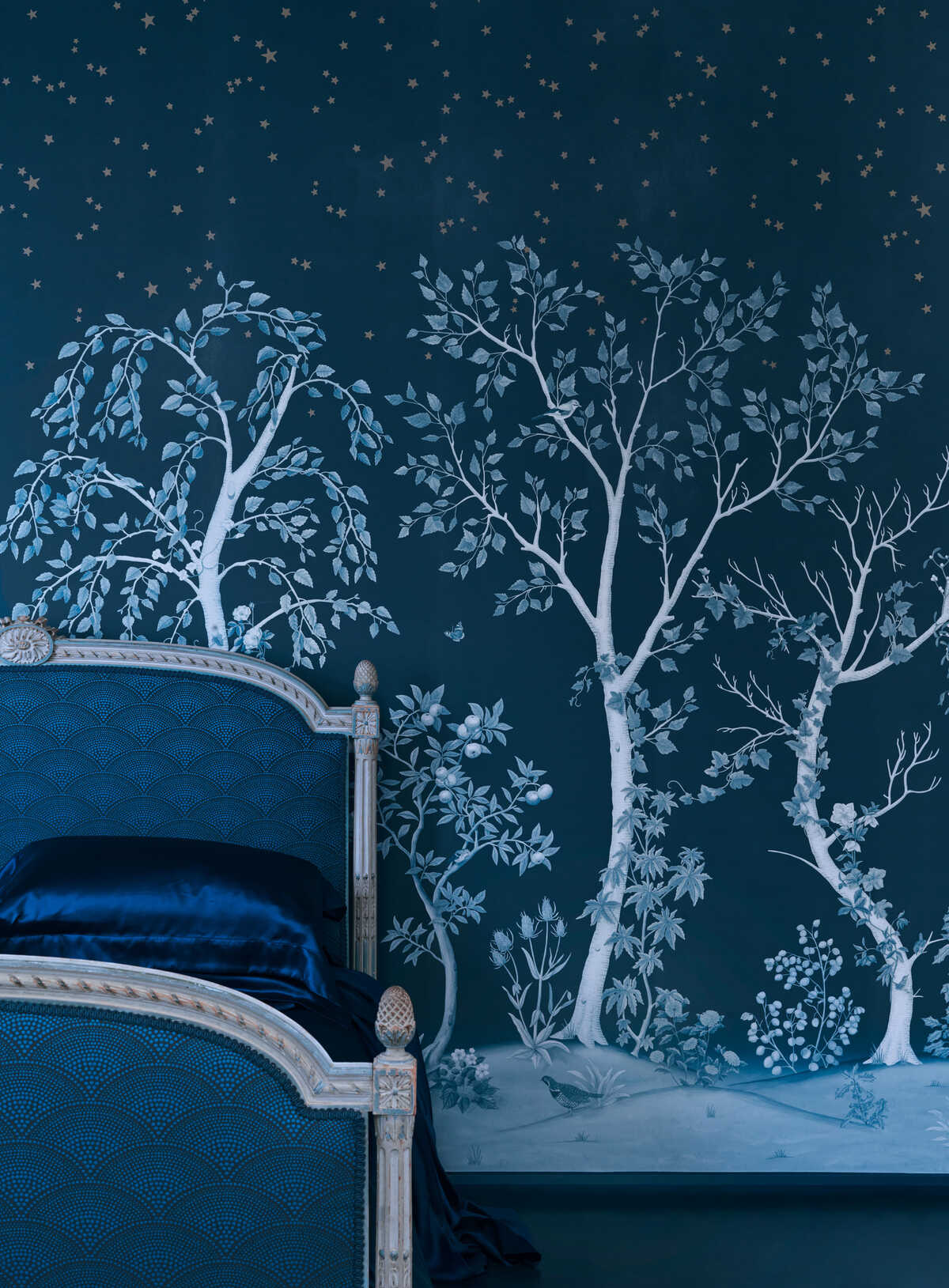 Seasonal Woods - Midnight - COLE & SON Wallpaper