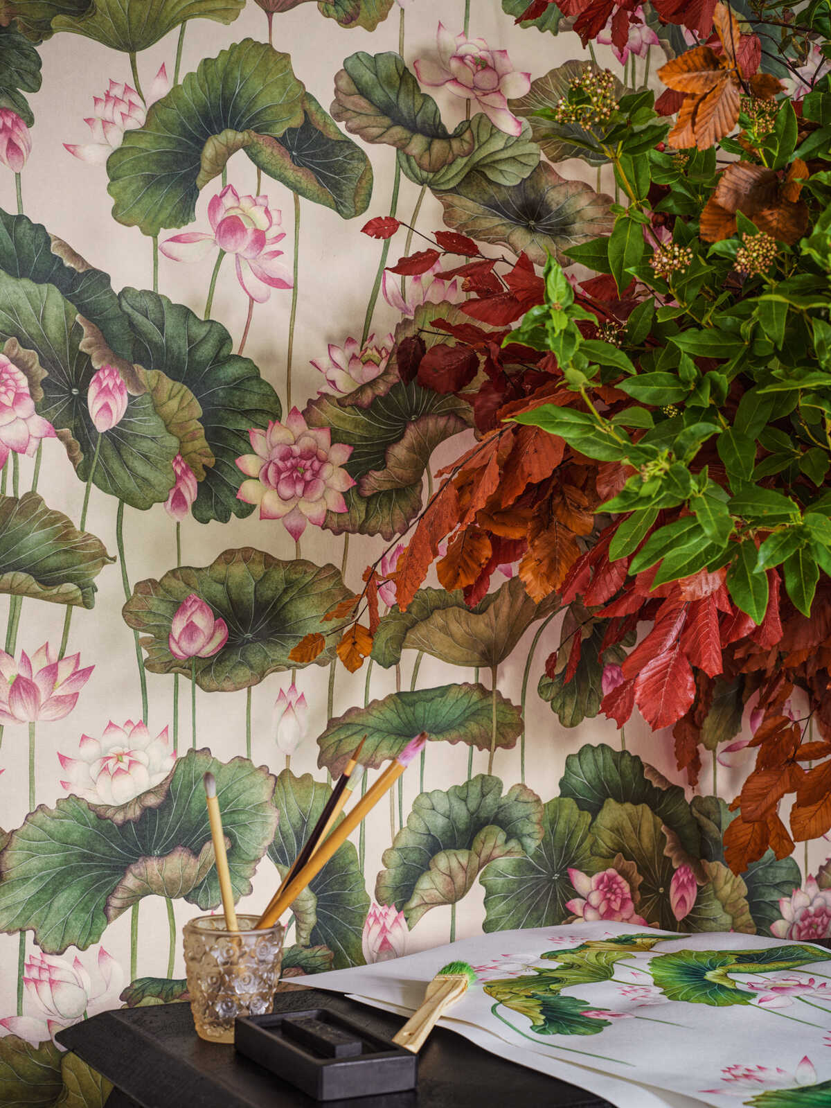 Lily Lotus - Pink - COLE & SON Wallpaper