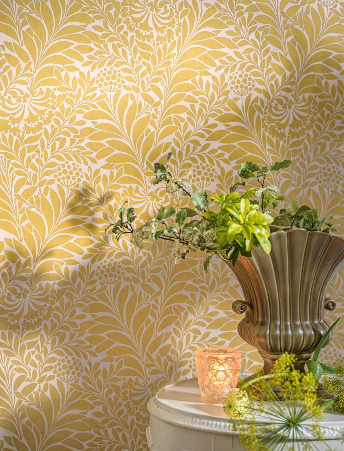 Honeysuckle - Daffodil - COLE & SON Wallpaper