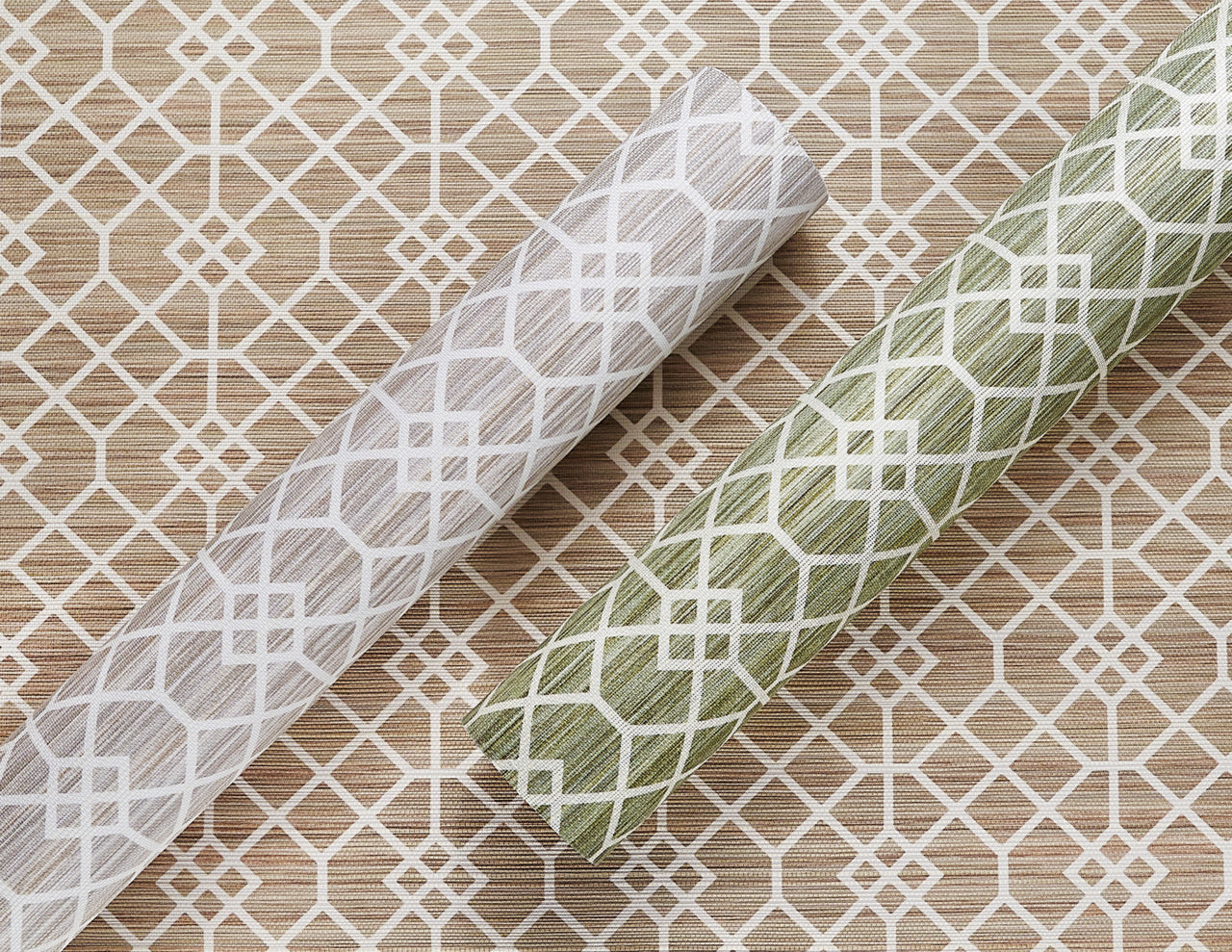 GARDEN-GATE-BLUSHING-LATTICE-ON-GLAM-GRASS-PHILLIP-JEFFRIES-35502 - Phillip Jeffries Wallpaper Papel pintado