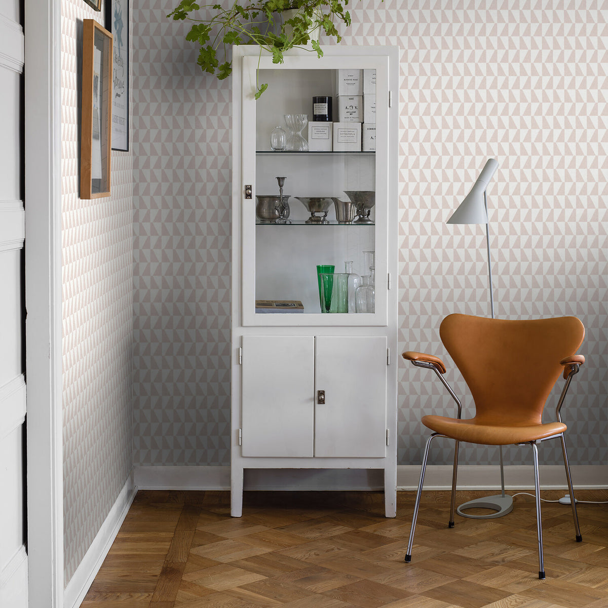 Trapez - Petal - Schumacher 1780 Wallpaper - Schumacher Wallpaper