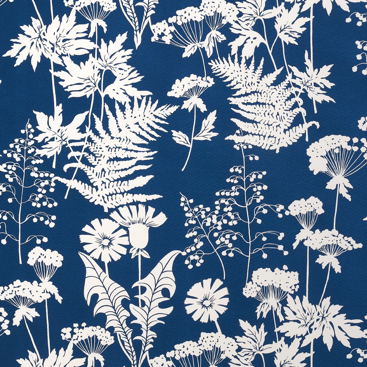 SPRING-FLORAL-INDOOR-OUTDOOR-NAVY-SCHUMACHER-180220 - Schumacher Fabric