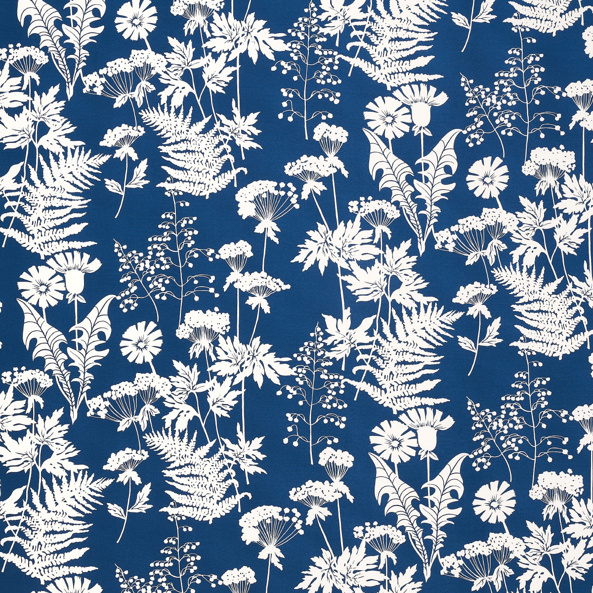SPRING-FLORAL-INDOOR-OUTDOOR-NAVY-SCHUMACHER-180220 - Schumacher Fabric