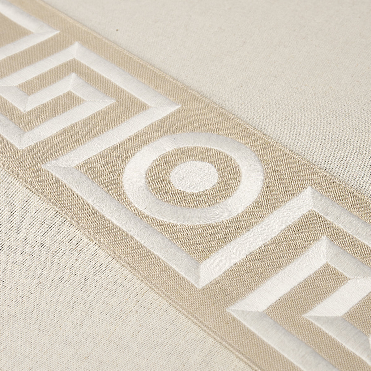PLATO-TAPE-NEUTRAL-SCHUMACHER-181251 - Schumacher Trim