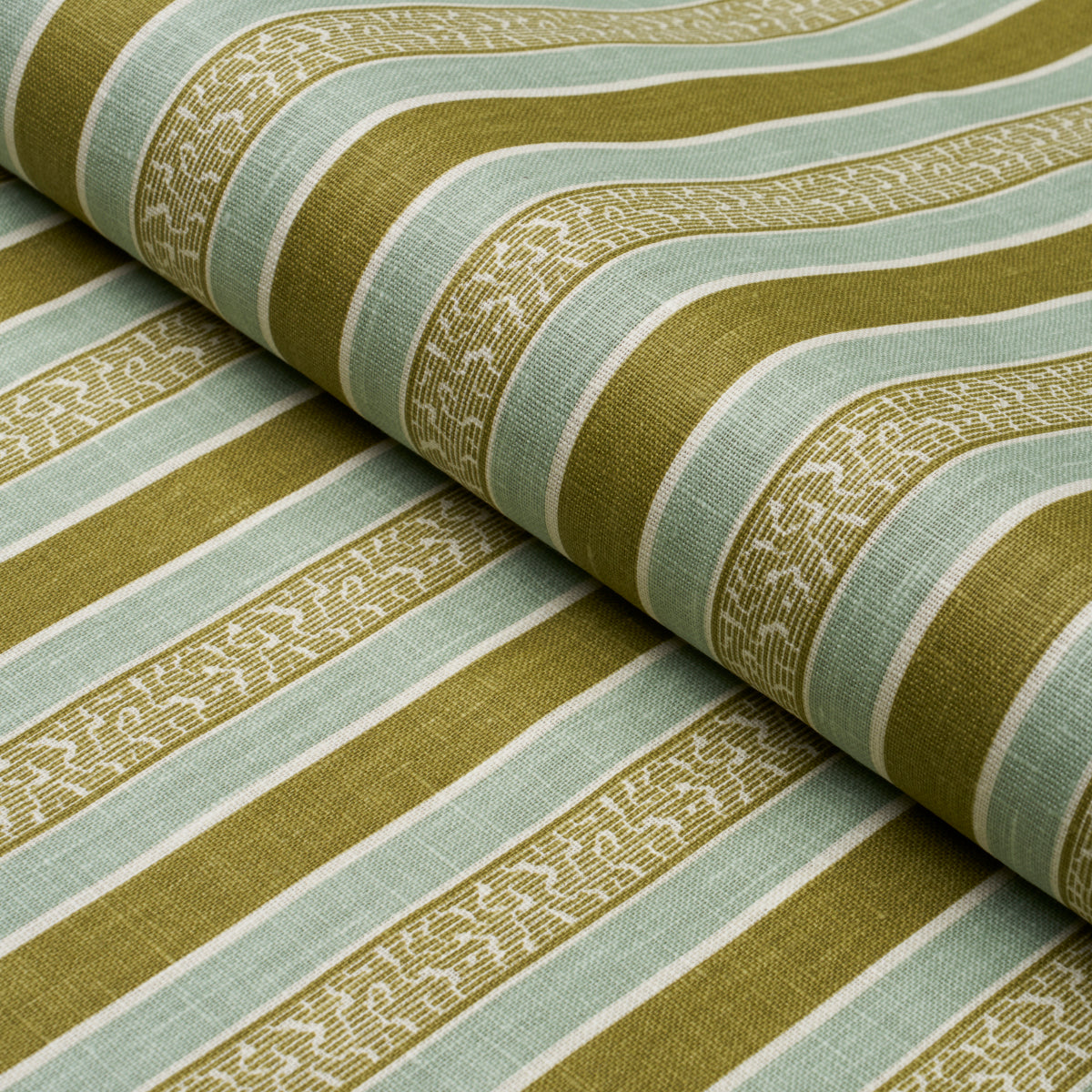 AUGUSTE-STRIPE-CIEL-LEAF-SCHUMACHER-181711 - Schumacher Tela