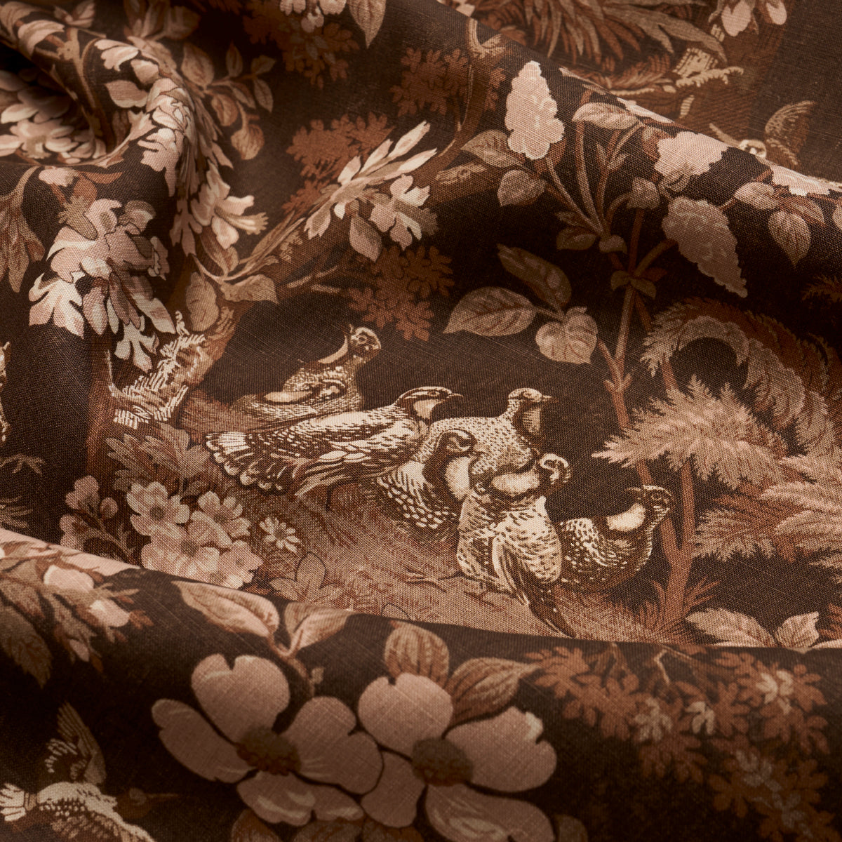HOUND-MEADOW-SEPIA-SCHUMACHER-182260 - Schumacher Tela