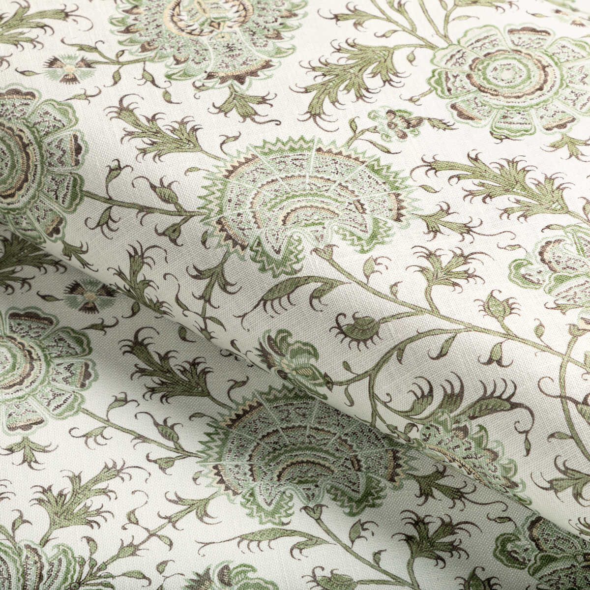 Indiennes Floral - Ivy - LEE JOFA Fabric