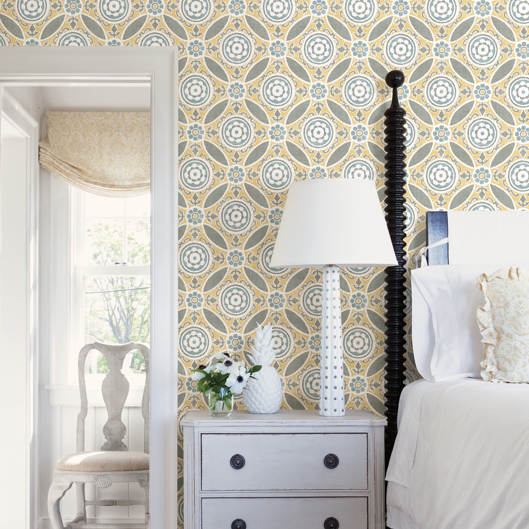 maya-medallion-wallpaper-yellow-york-wallcoverings-2744-24114