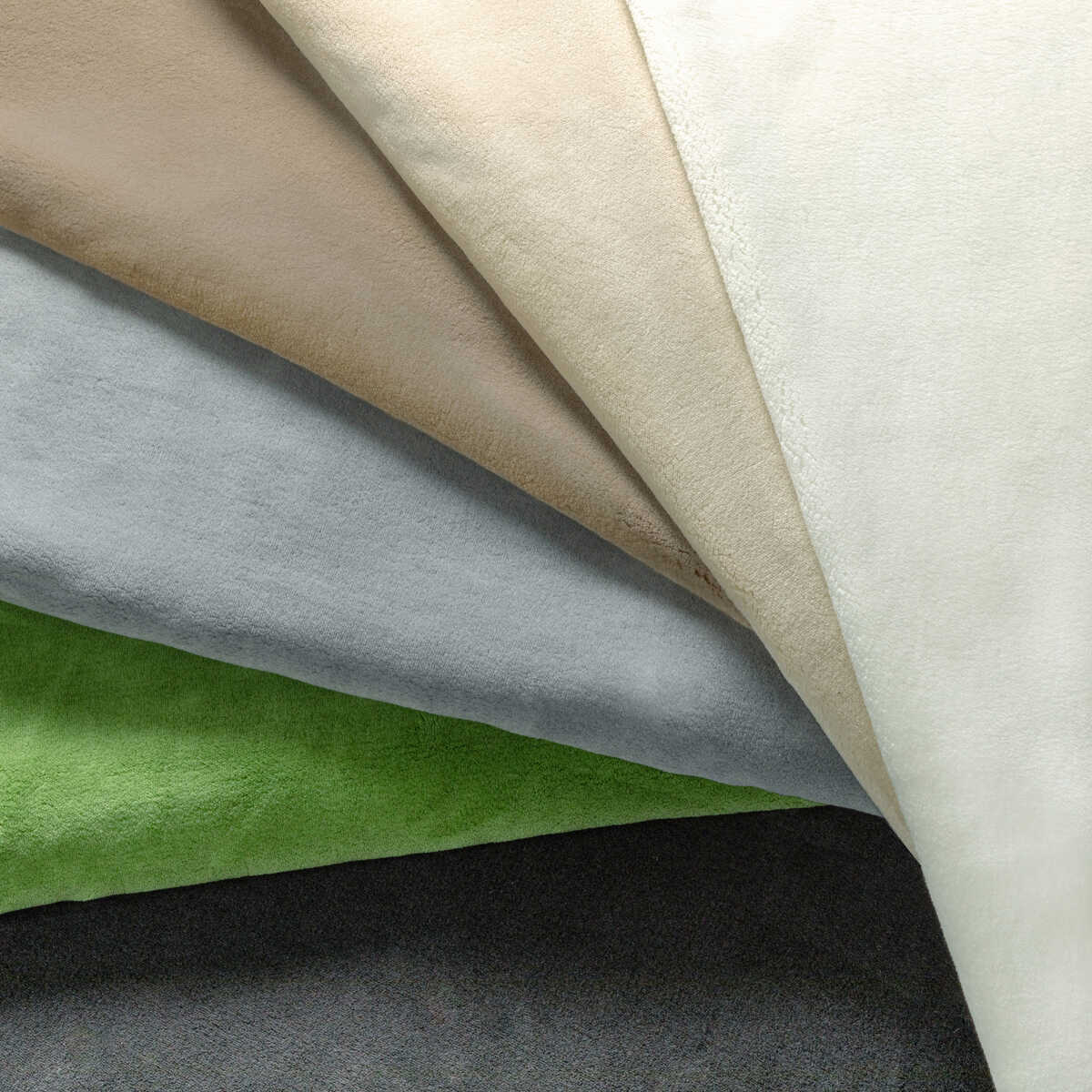 Plushilla - Cream - KRAVET BASICS Fabric