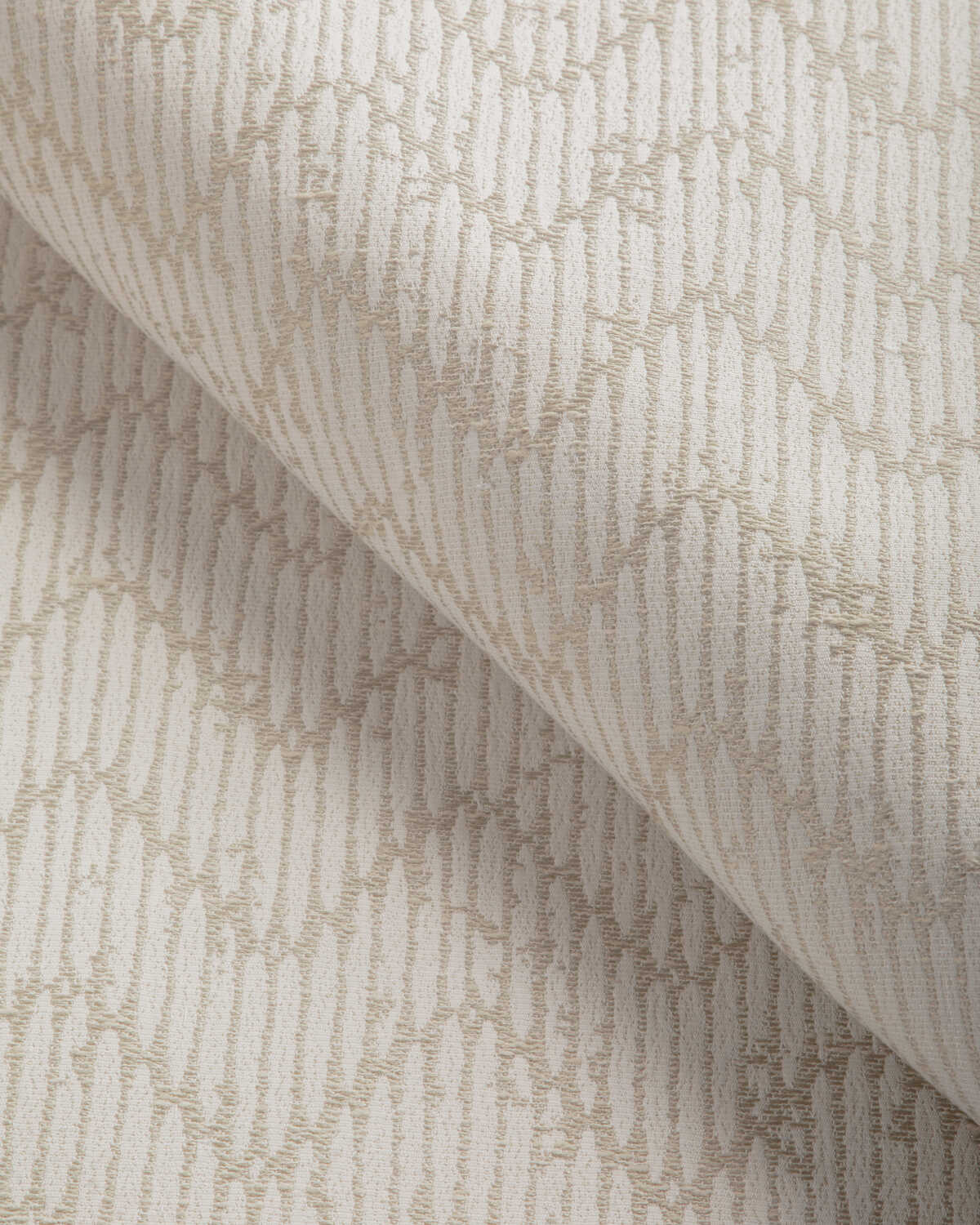 Cliff Edge - Sand - KRAVET DESIGN Tela