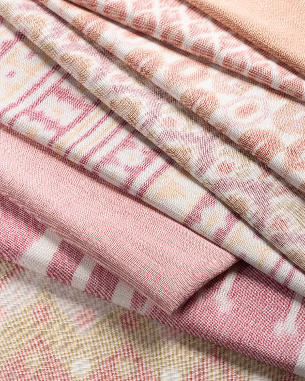 Aahana Ikat - Berry - KRAVET DESIGN Tela