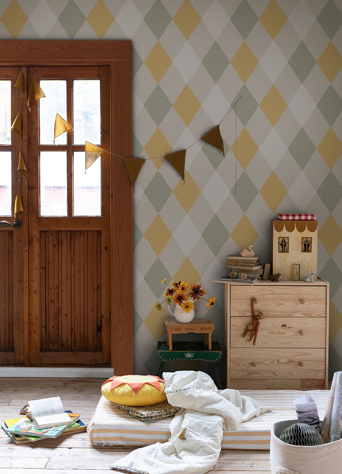 kalas-mustard-diamond-wallpaper-pastel-york-wallcoverings-4111-63032
