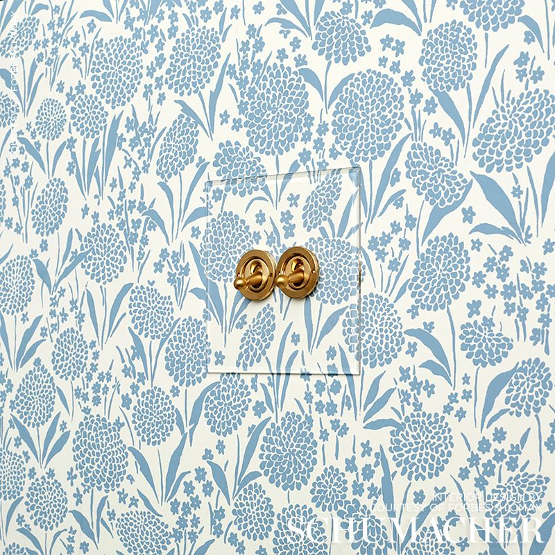 Chrysanthemum Chambray wallpaper by Schumacher, 5009550 — view 3 - Schumacher Papel pintado
