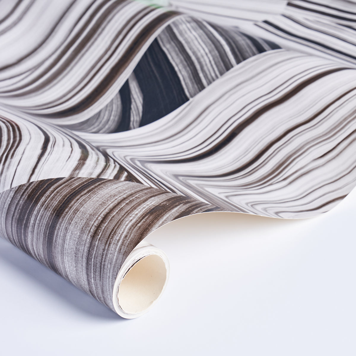AGATE-SLICE-BLACK-AND-WHITE-SCHUMACHER-5013890
