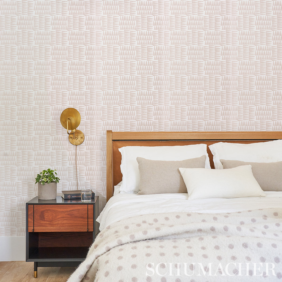 Charlie Neutral wallpaper by Schumacher, 5013930 — view 5 - Schumacher Wallpaper