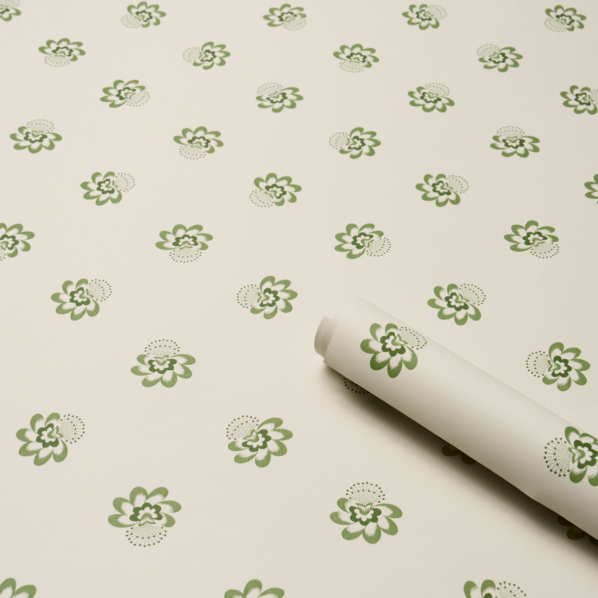 Auclair Floral Green wallpaper by Schumacher, 5016482 — view 4 - Schumacher Wallpaper