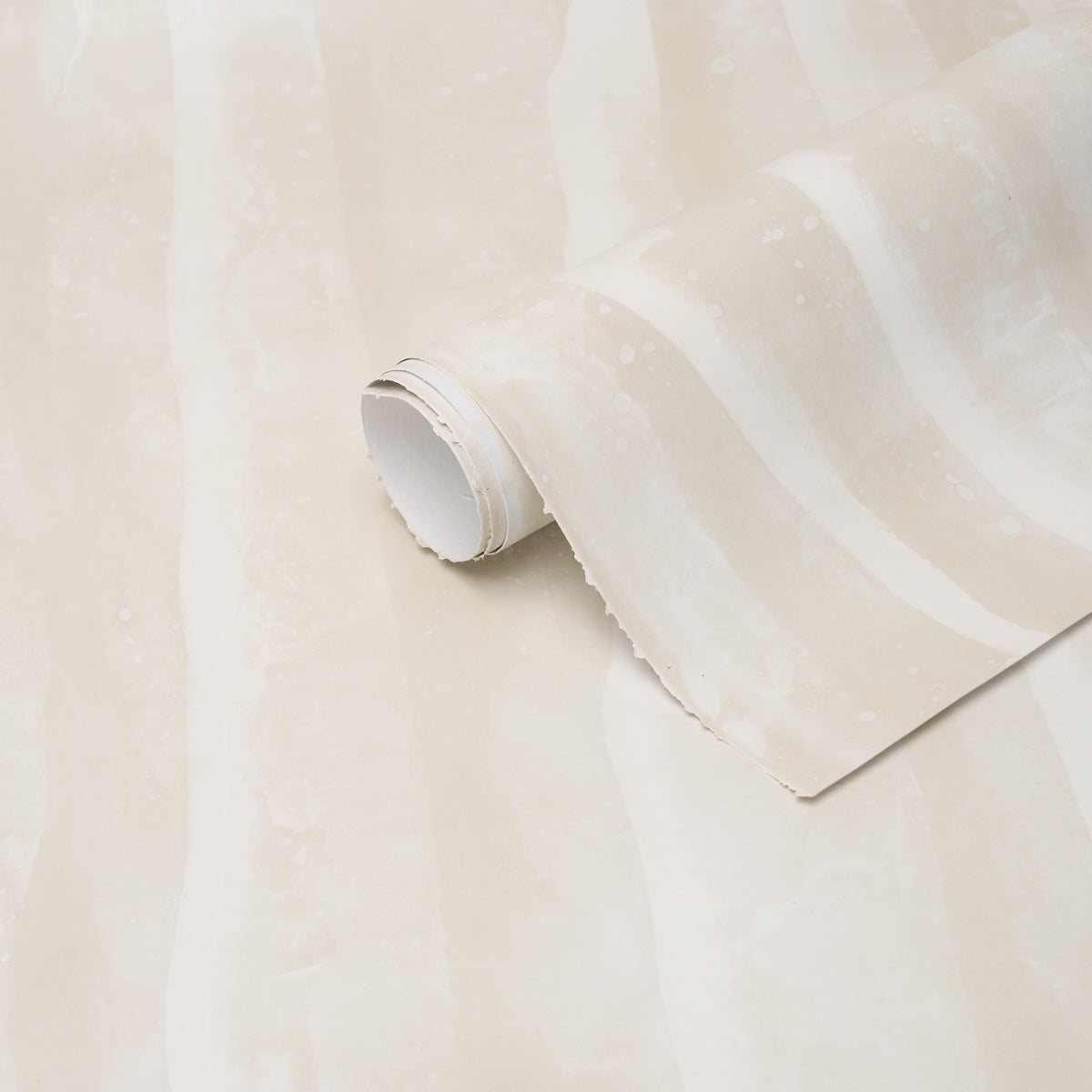 ALDEN-ORGANIC-PLASTER-WALLCOVERING-OYSTER-SCHUMACHER-5017420