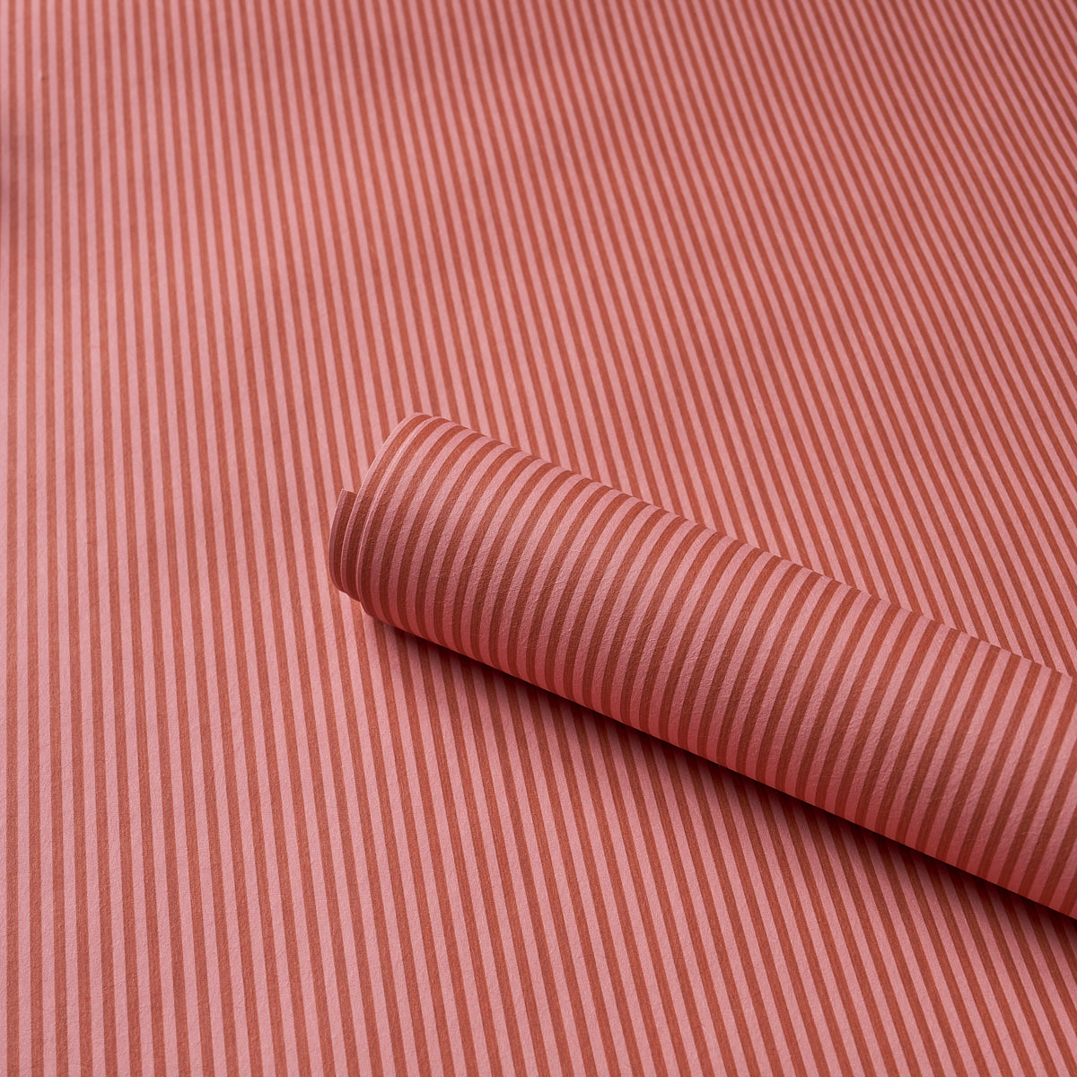 EDWIN-STRIPE-NARROW-SUN-KISS-SCHUMACHER-5017632 - Schumacher Wallpaper