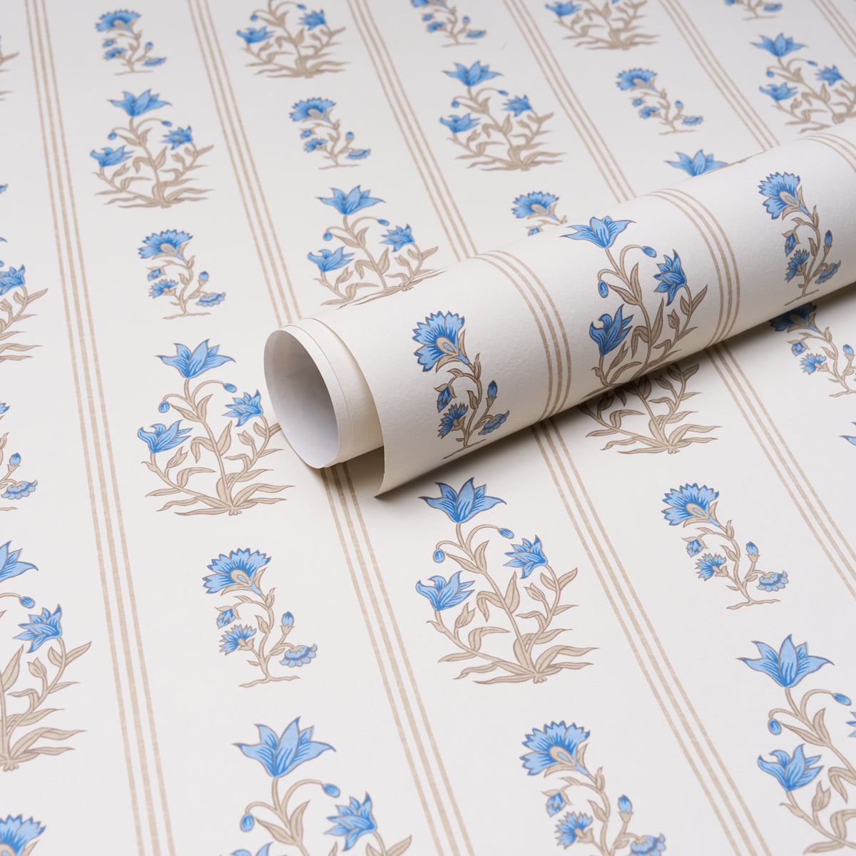 Schumacher Ellora wallpaper in Blue, 5018472 — view 4 - Schumacher Wallpaper