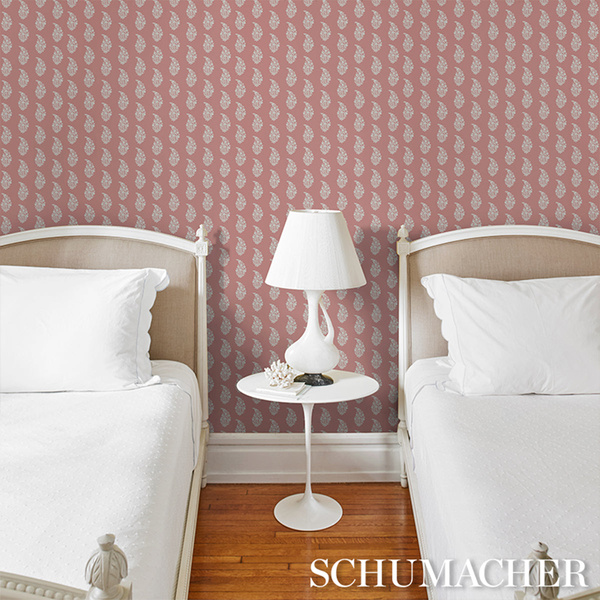 Schumacher Kaia Paisley wallpaper in Pink, 5018490 — view 6 - Schumacher Wallpaper