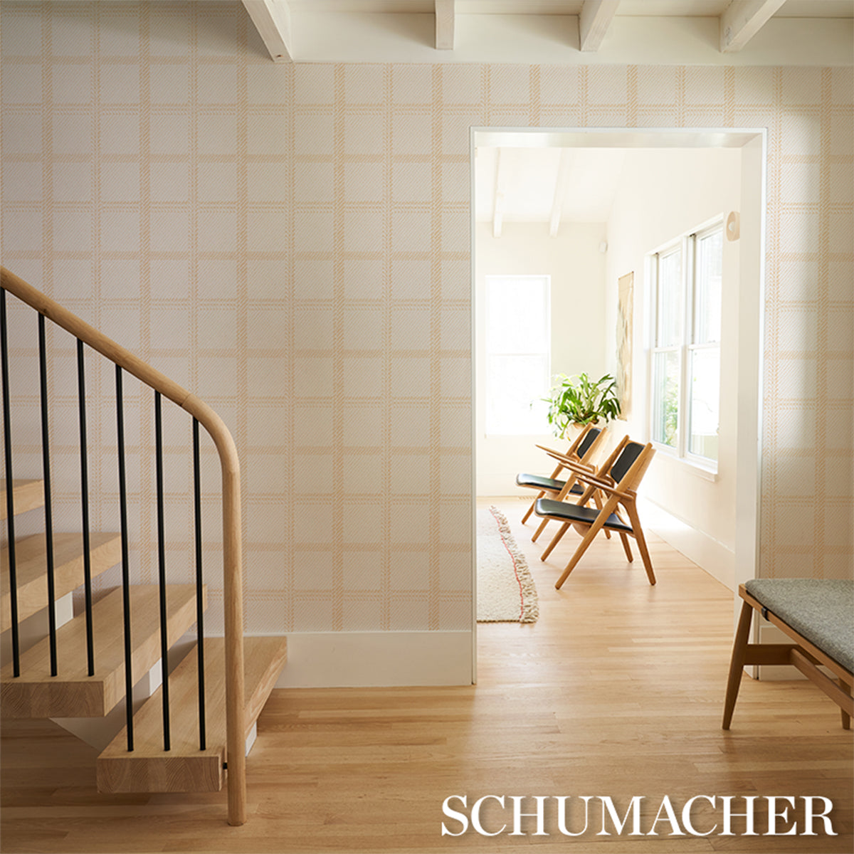 Schumacher Vibrato Plaid wallpaper in Antique Gold, 5018610 — view 5 - Schumacher Wallpaper