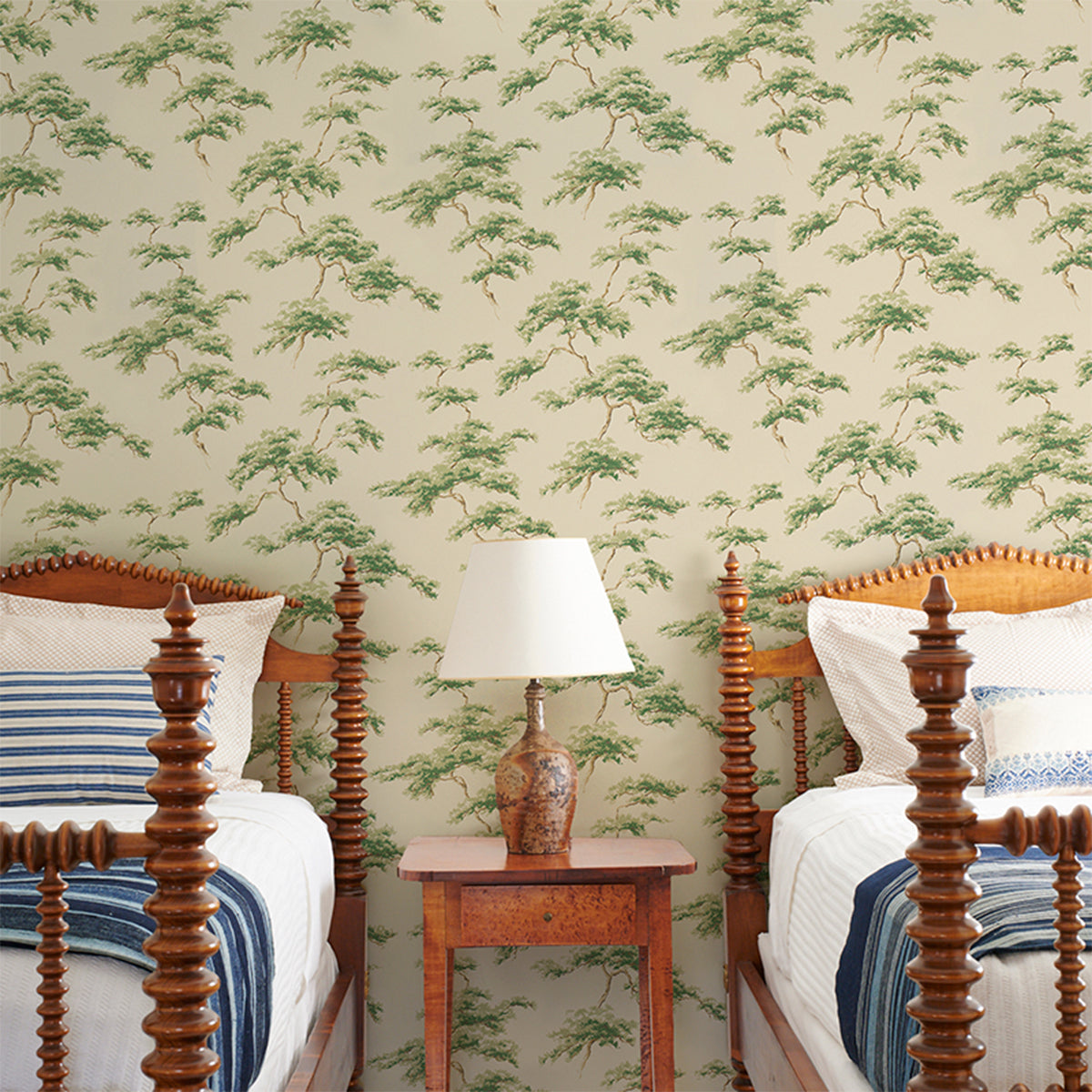 Schumacher The Way Through The Woods wallpaper in Moss, 5018631 — view 5 - Schumacher Wallpaper